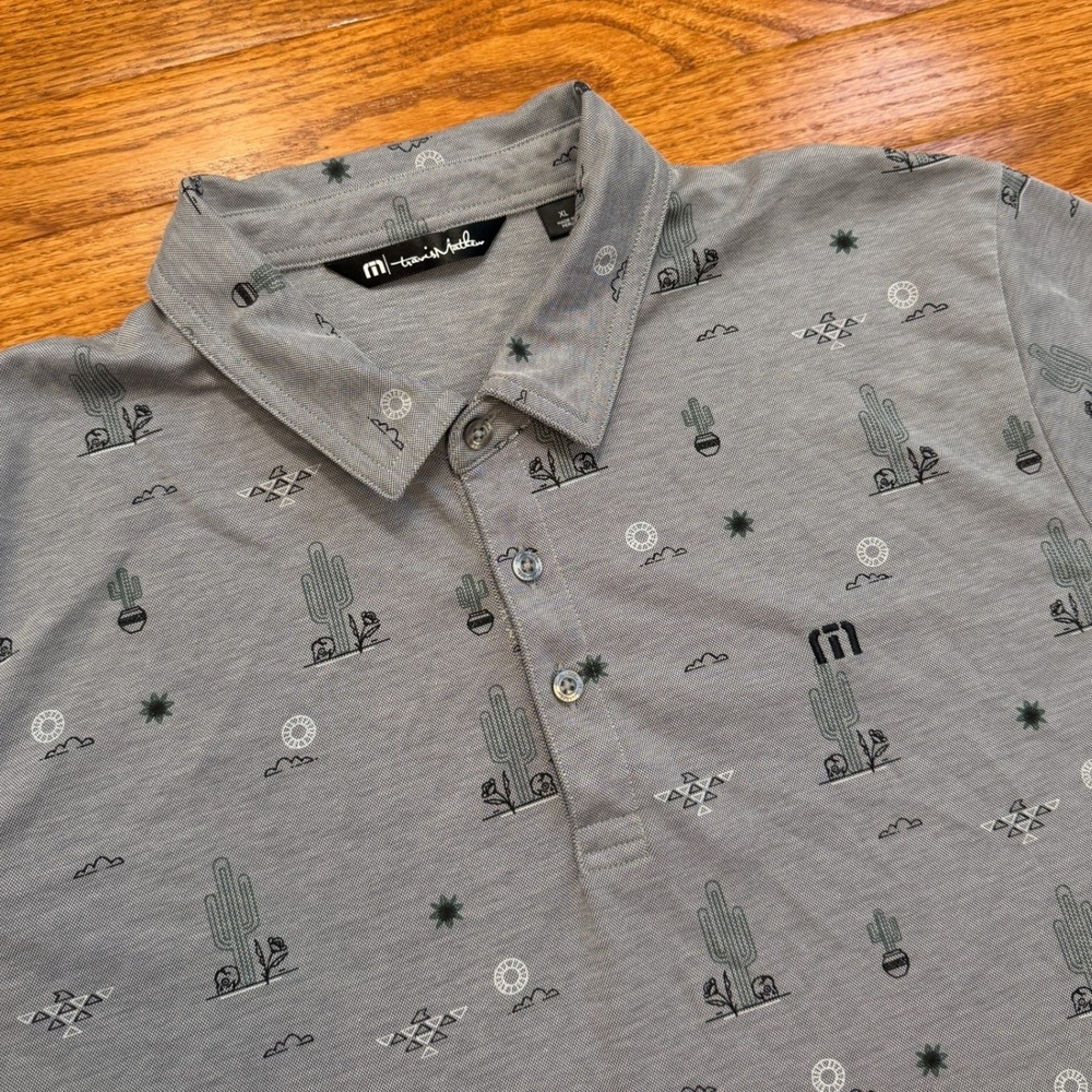 Travis Mathew Golf Polo Shirt Mens XL Gray Cactus Desert Print Performance